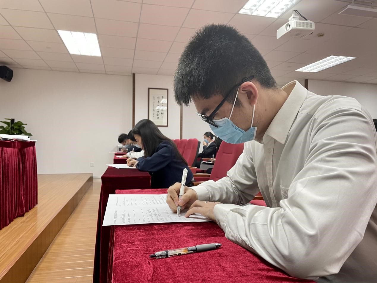 2025新澳门免费原料宝典