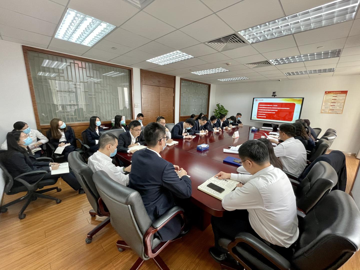 2025新澳门免费原料宝典