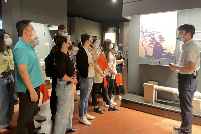 2025新澳门免费原料宝典