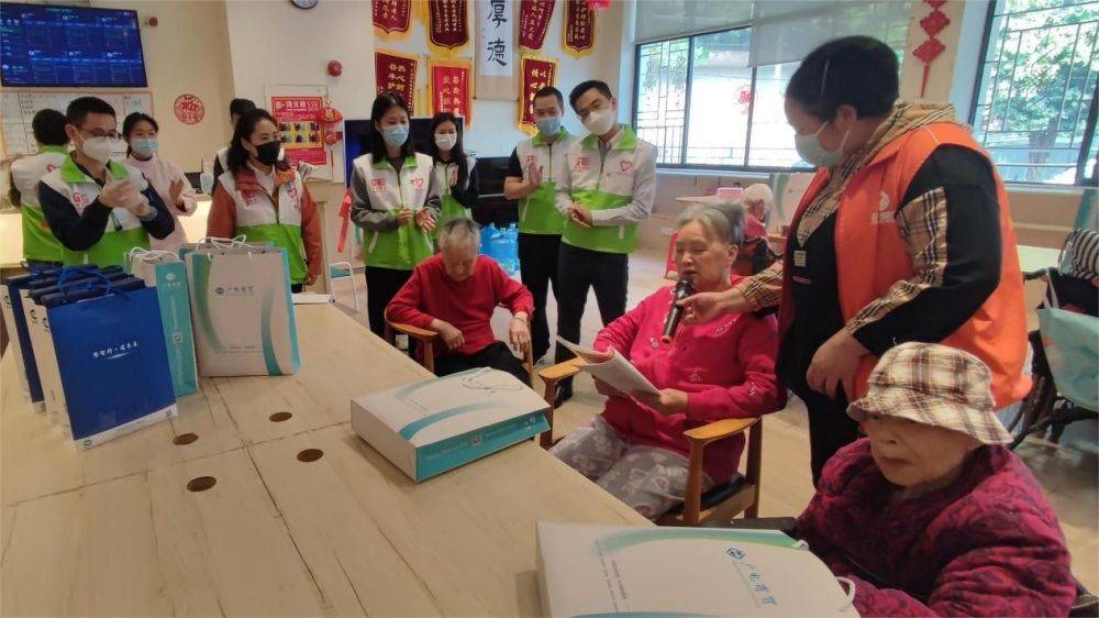 2025新澳门免费原料宝典