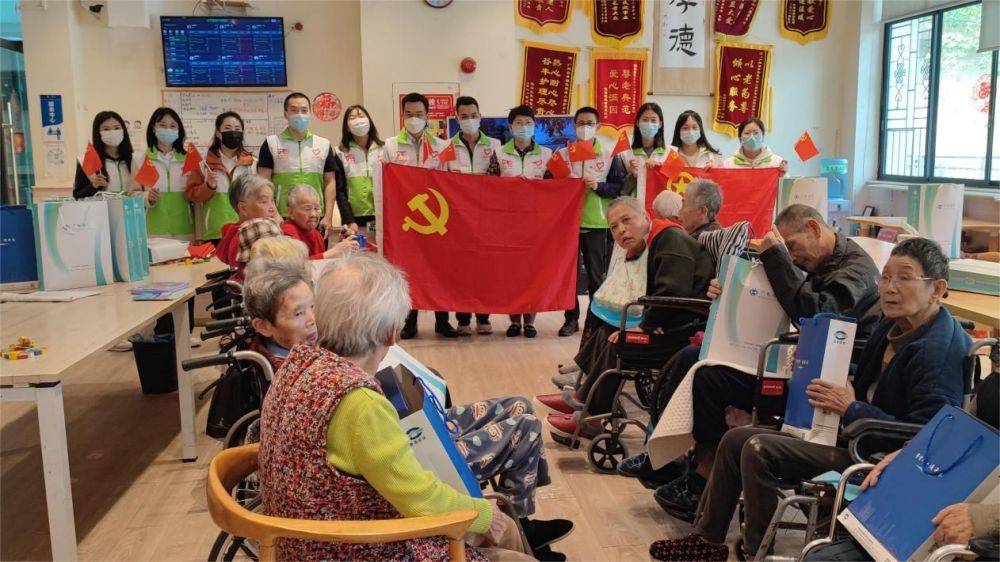 2025新澳门免费原料宝典