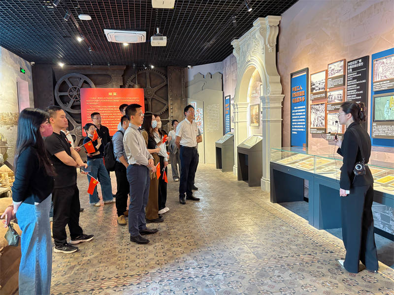 2025新澳门免费原料宝典