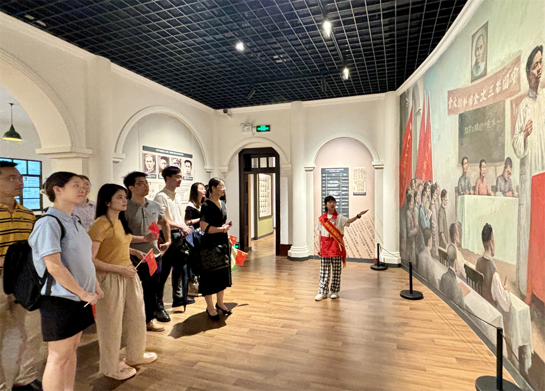 2025新澳门免费原料宝典